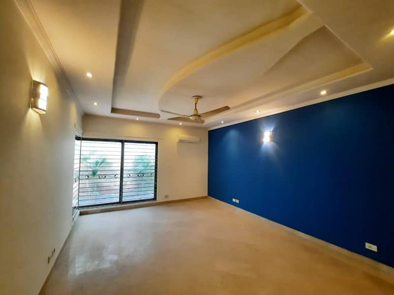 Fresh Renovated One Kanal Independent Unit Available For Rent Walking Distance From Big Park 5