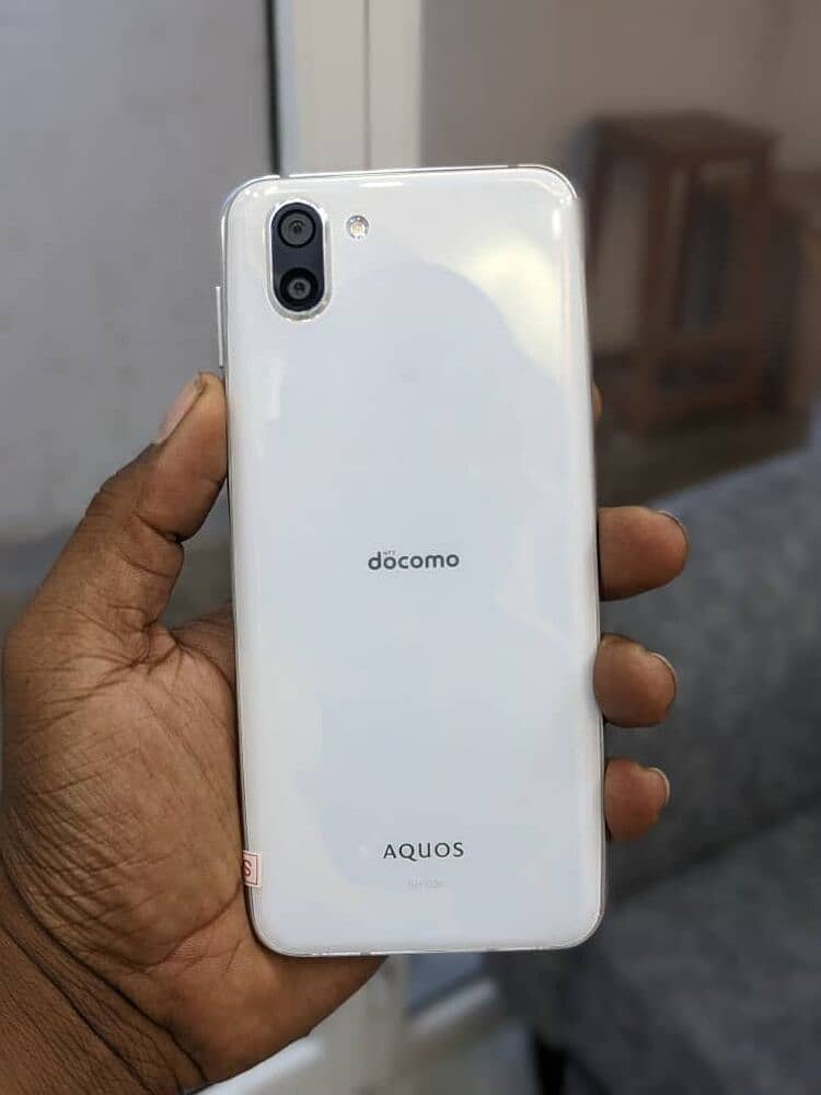 Aquos R2 mint Condition PTA  Approved 0