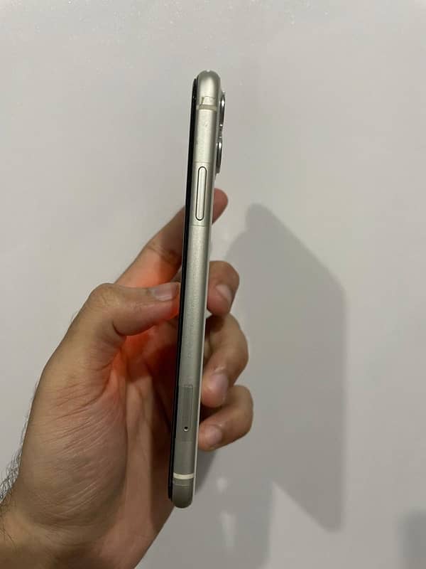 Iphone 11 128gb Non PTA FU LLA 4