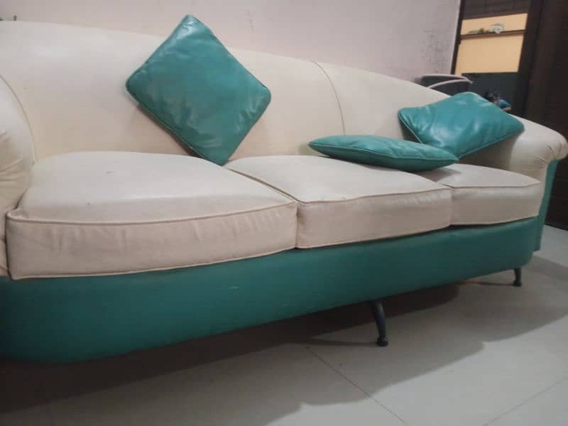 8 sitter sofa set. Just for Rs 25,000 & + Sofay k new cover set 6000 . 0