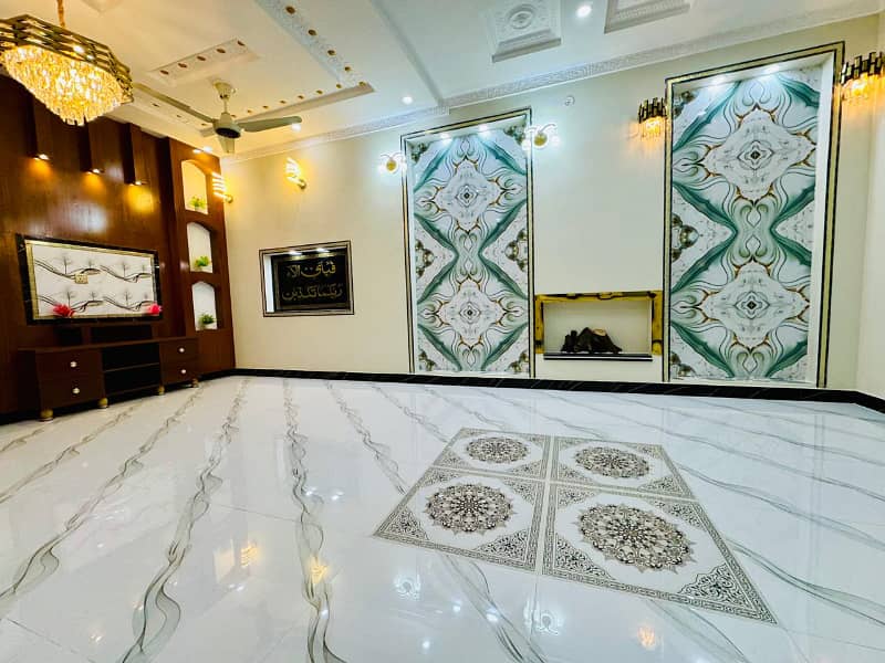 LUXUARY 5 MARLA BRAND NEW STYLE MAIN BOULEVARD HOUSE FOR SALE IN SECTOR D BAHRIA TOWN LAHORE 7