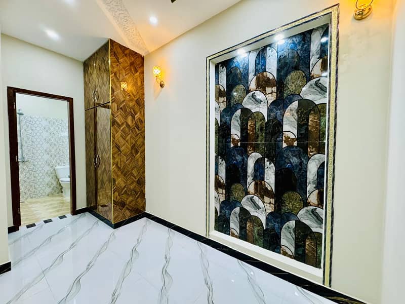 LUXUARY 5 MARLA BRAND NEW STYLE MAIN BOULEVARD HOUSE FOR SALE IN SECTOR D BAHRIA TOWN LAHORE 25