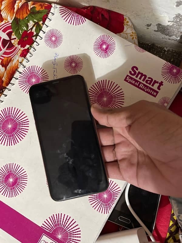 iPhone 11 Pro 256 gb non pta 87 battery 1