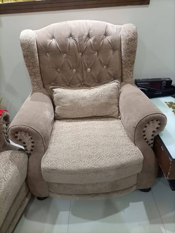 5 seater premium sofa for sale in good condition 1