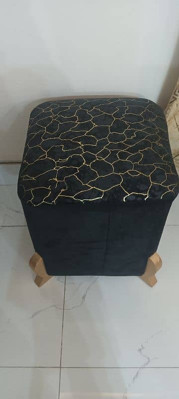 room sitting stool 3