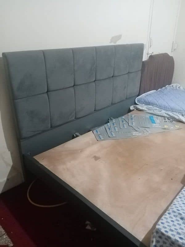 king size double bed 0