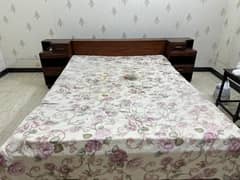 queen size bed for sale with 2 side tables