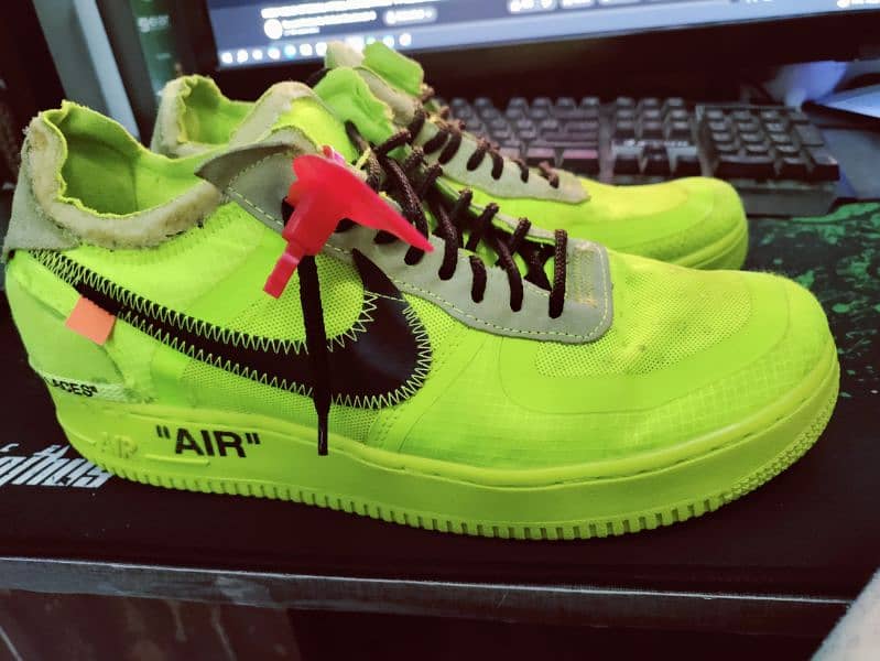 NIKE AIR FORCE 1 x OFF WHITE VOLT original 1