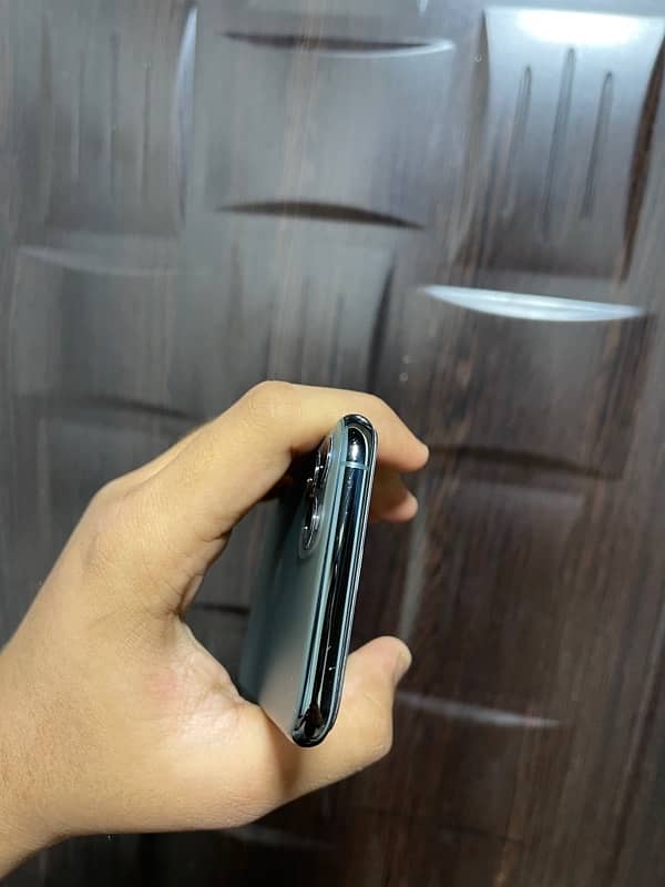 iPhone 11pro Forest green 2