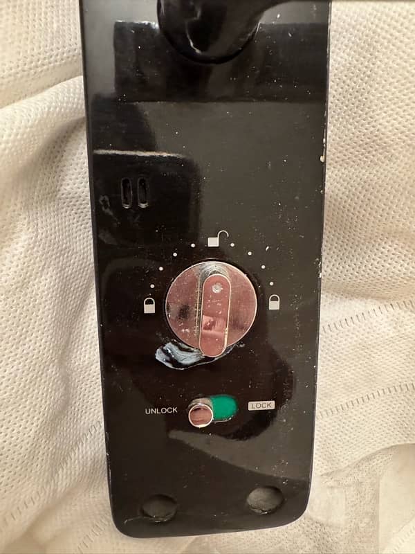 Original Yale digital lock with finger print scanner 0