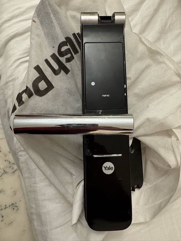 Original Yale digital lock with finger print scanner 3