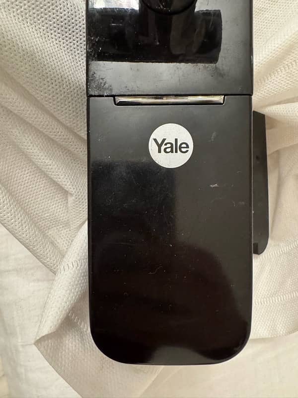 Original Yale digital lock with finger print scanner 4