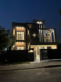 10 MARLA BRAND NEWHOUSE FOR SALE IN TALHA BLOCK BAHRIA TOWN LAHORE