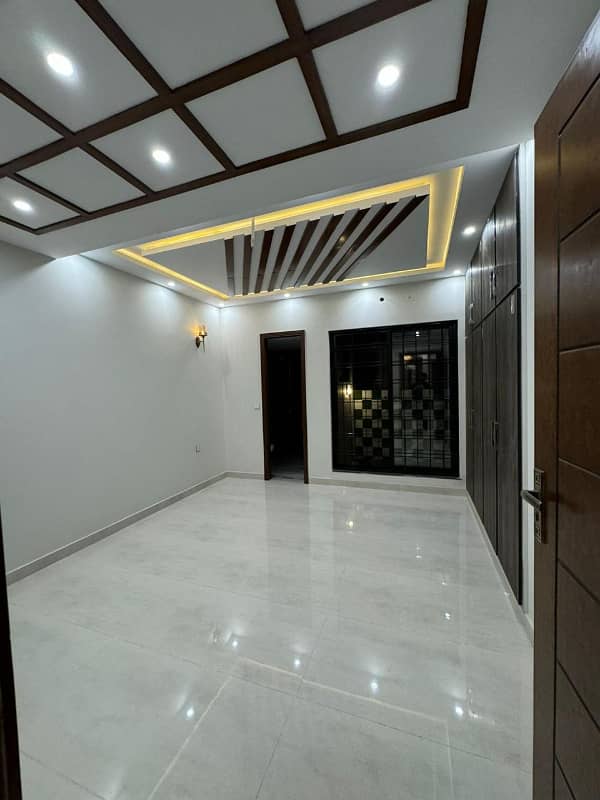 10 MARLA BRAND NEWHOUSE FOR SALE IN TALHA BLOCK BAHRIA TOWN LAHORE 2