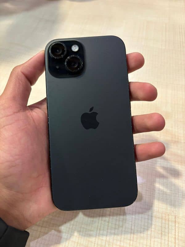 Iphone 15 (128GB) 4