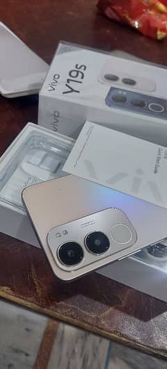 vivo y19s just box open never used