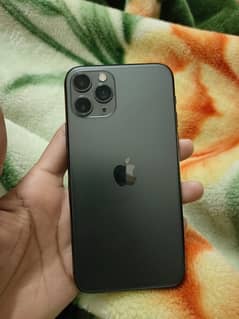 iphone 11 pro  black dot on screen battery 63%