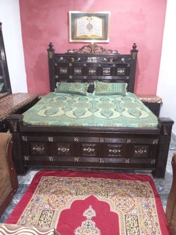 KING SIZE BED & Dressing table 0