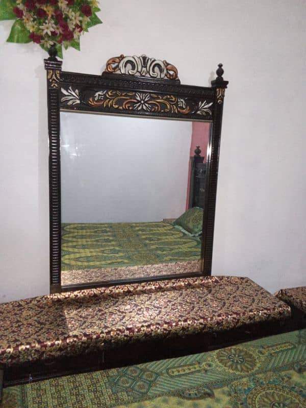 KING SIZE BED & Dressing table 3