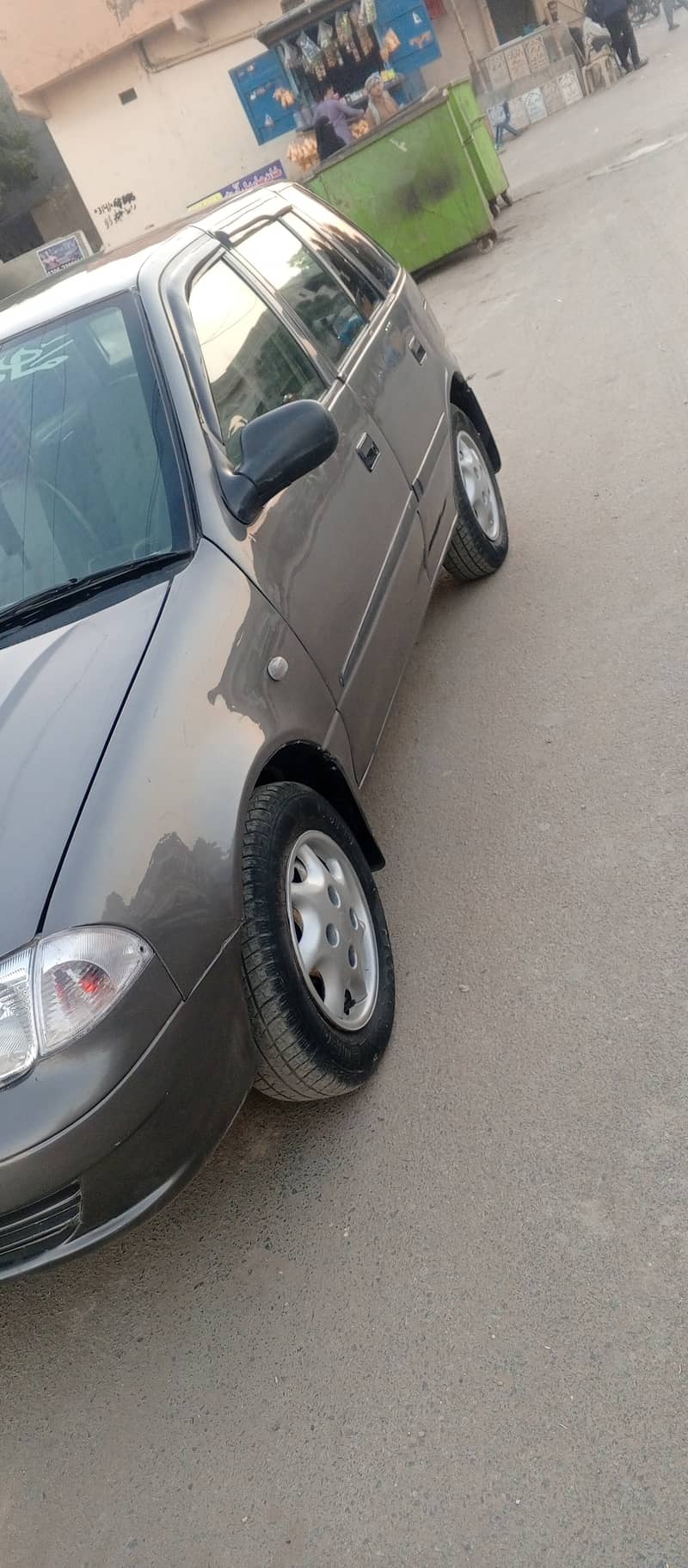 I'm selling my Suzuki cultus VXRi 2010 model 2