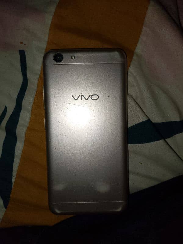 Vivo Y53i 1