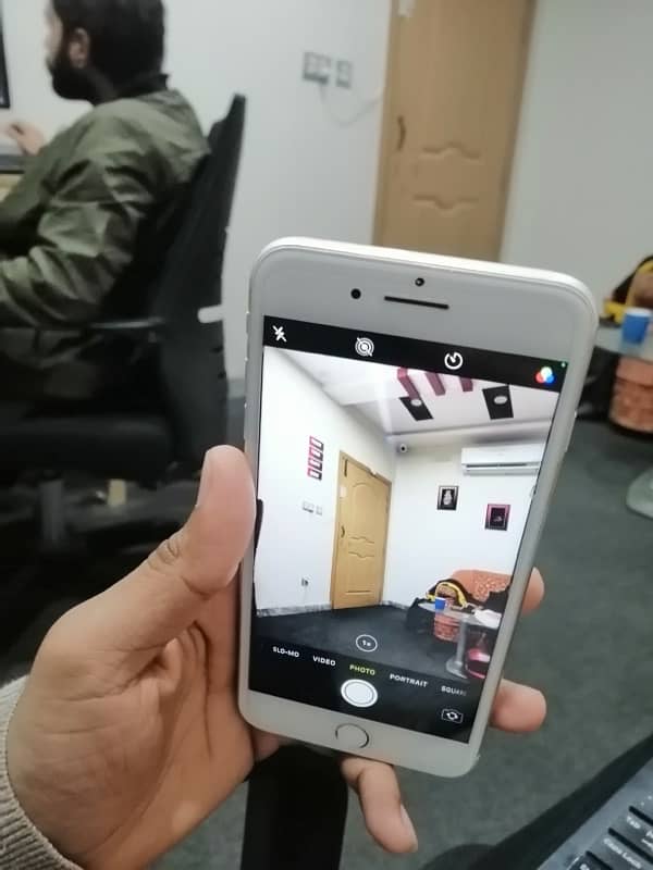 iphone 8 plus white color 4