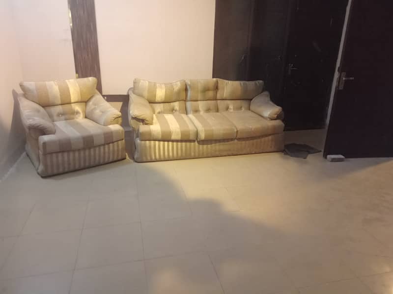 Full furnished 1 bedroom tvl kitchen ideal for bachelor in DHA phase 1 for rent 7