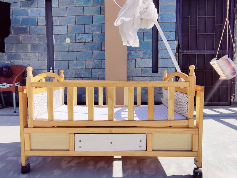 Baby cot with swing 1