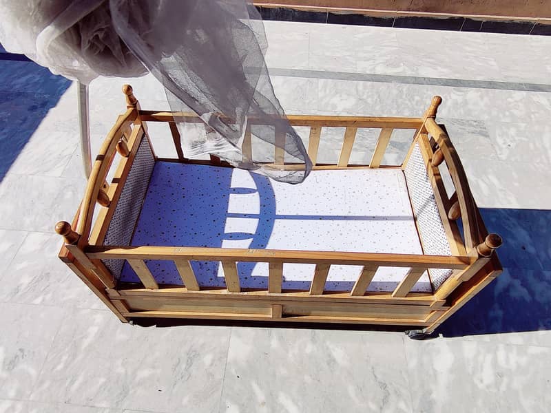 Baby cot with swing 4