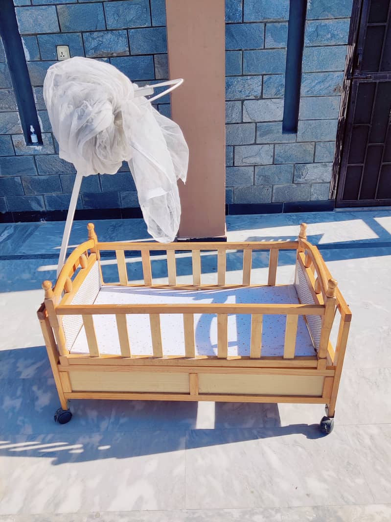 Baby cot with swing 8