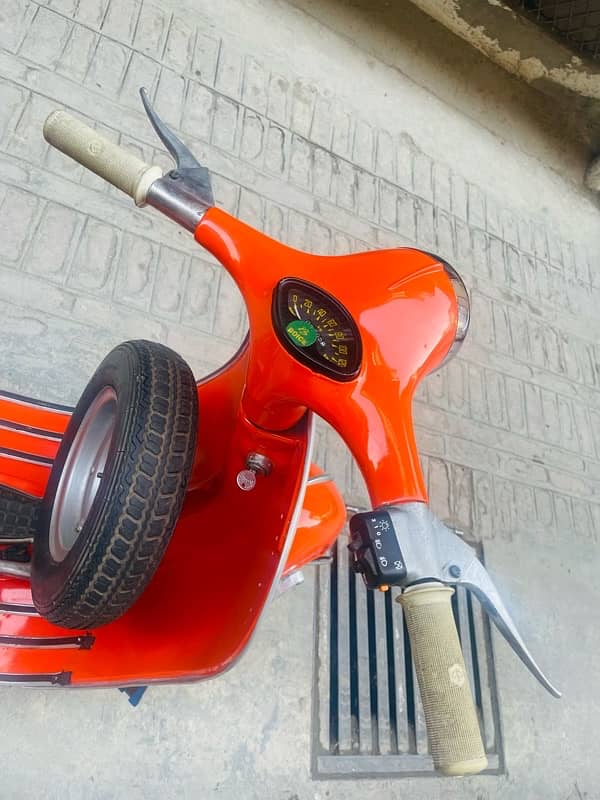 Vespa scooter 5