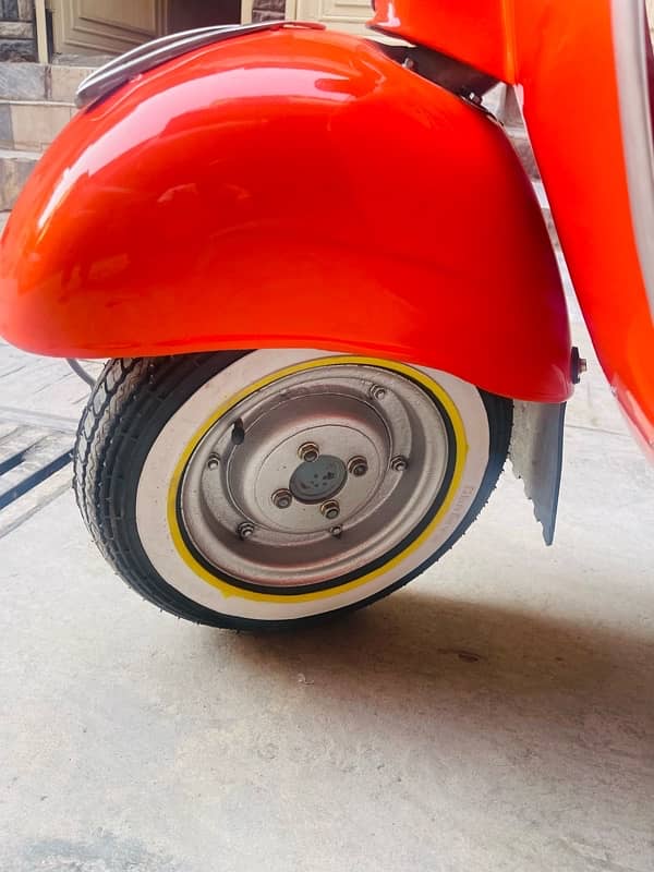 Vespa scooter 15