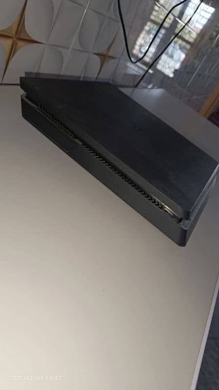 ps4 slim 1