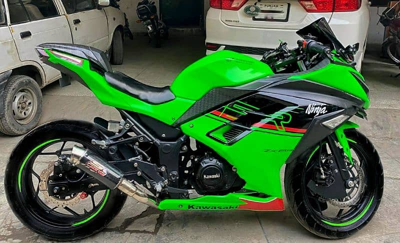 Kawasaki Ninja ZX-6R (Replica) 400cc Dual Cylinder 1