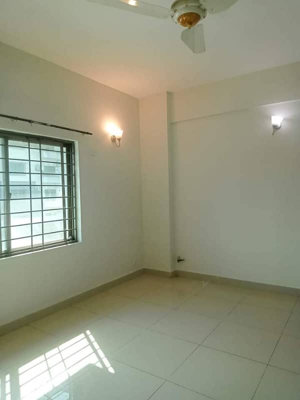 New apartment available for sale in Askari 11 sec-B Lahore 6