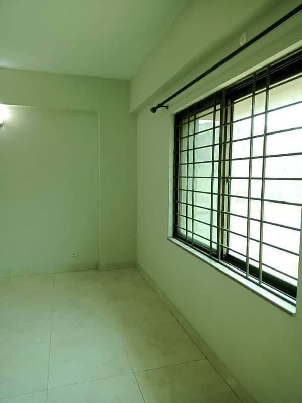 New apartment available for sale in Askari 11 sec-B Lahore 7