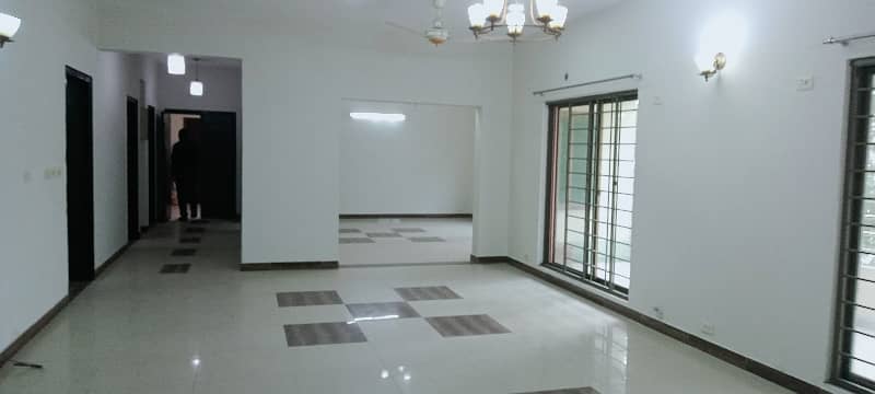 Apartment for Rent in Askari 11 sec-B Lahore 38