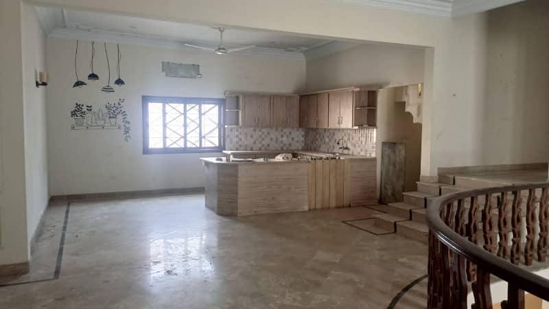 Spacious 5-Bedroom Bungalow for Rent in DHA Phase 6 6