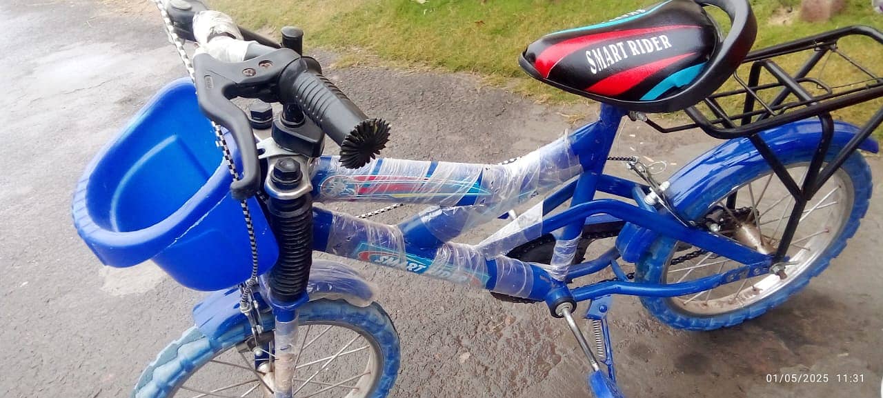 Kids Bicycle in new condition for sale 7