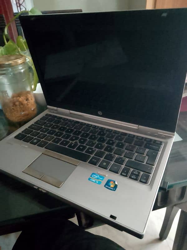 ELITEBOOK 2560p core i5 4th gen 1