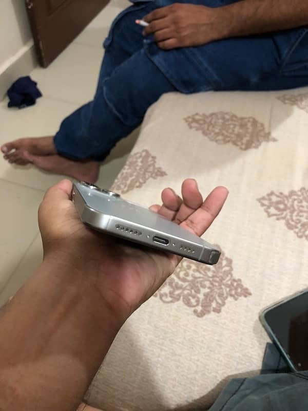 IPhone 15pro max 256GB 3