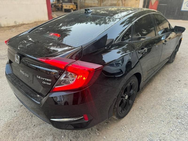 Honda Civic Oriel 2018 4