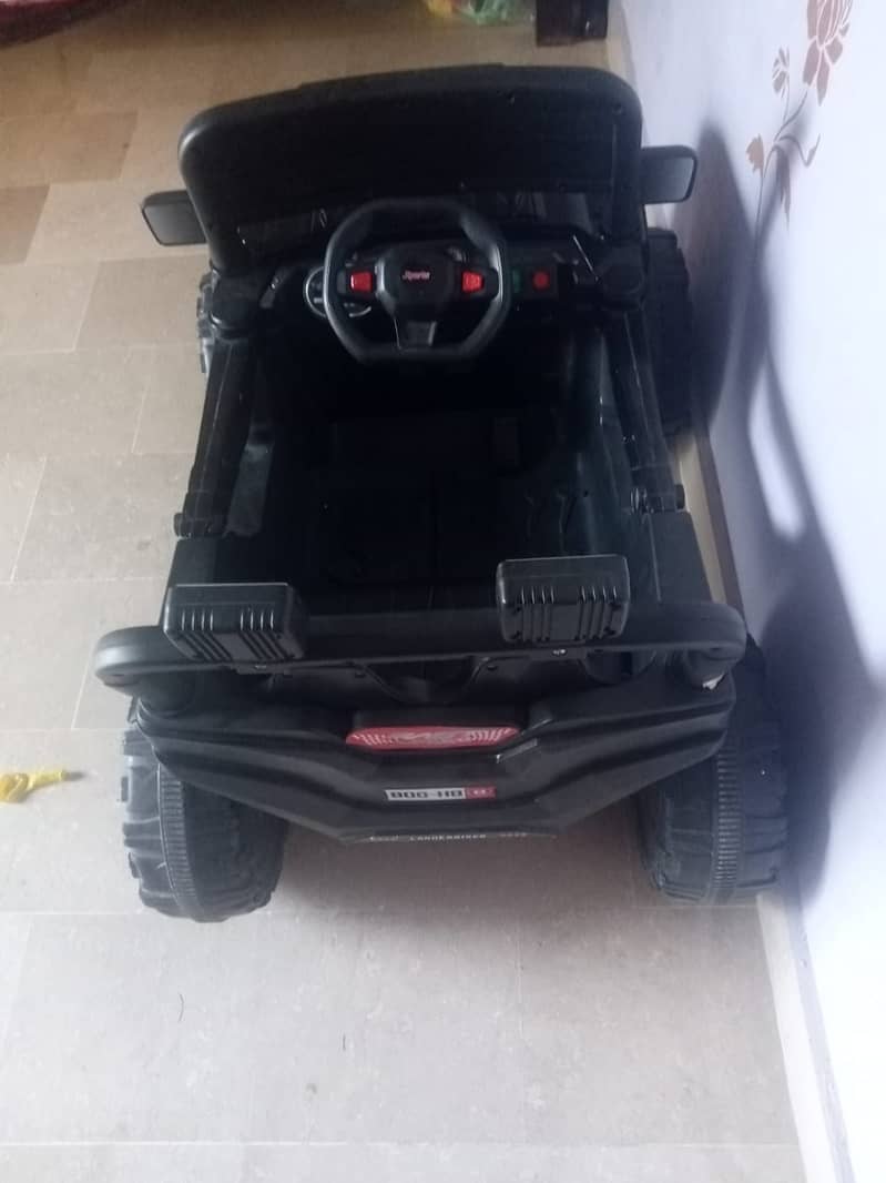 Kids battery car new condition 1