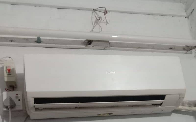 Haier AC 1 Ton (Good Condition) 2