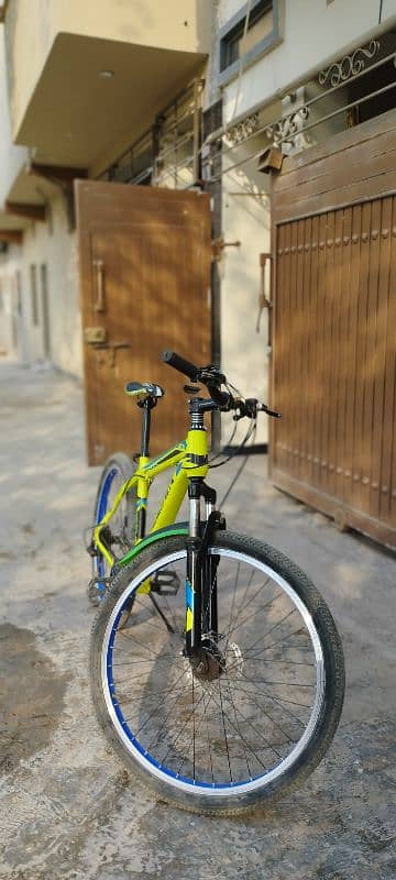 Phoenix Mountain Bicycle in Unique Lime Color With Wide Metal Body 9