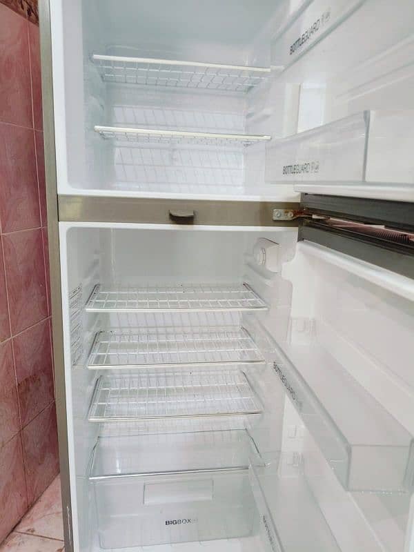 Haier fridge model 276 Medium (0312)4645208) (0321)0807777) 3