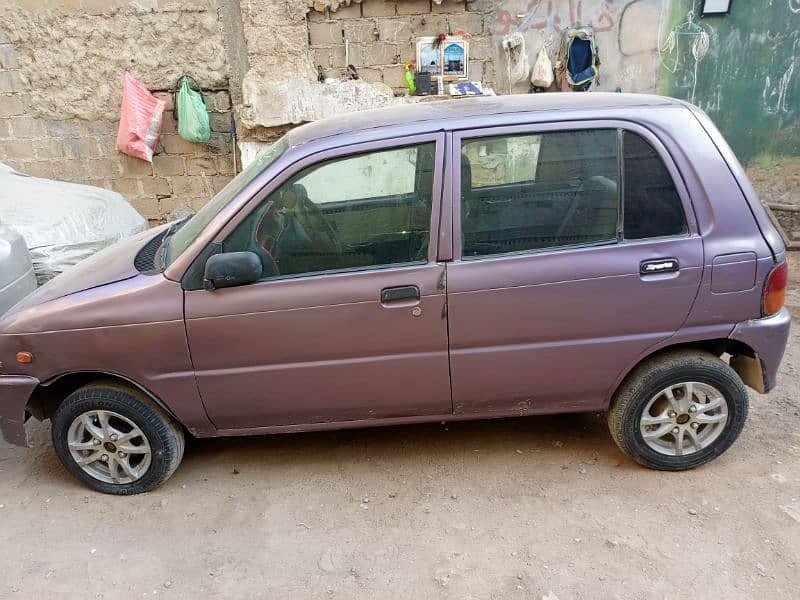 Daihatsu Cuore 2001 3