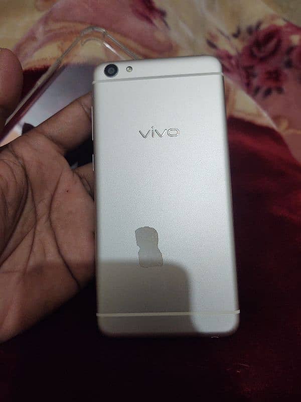 vivo x7 4/128 5