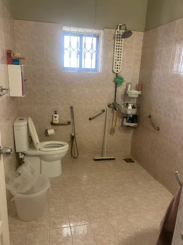 Well Maintained Upper Portion (2 bed DD) For Rent in Falcon Complex Faisal 5