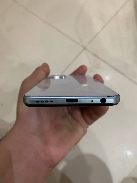 vivo Y21 4